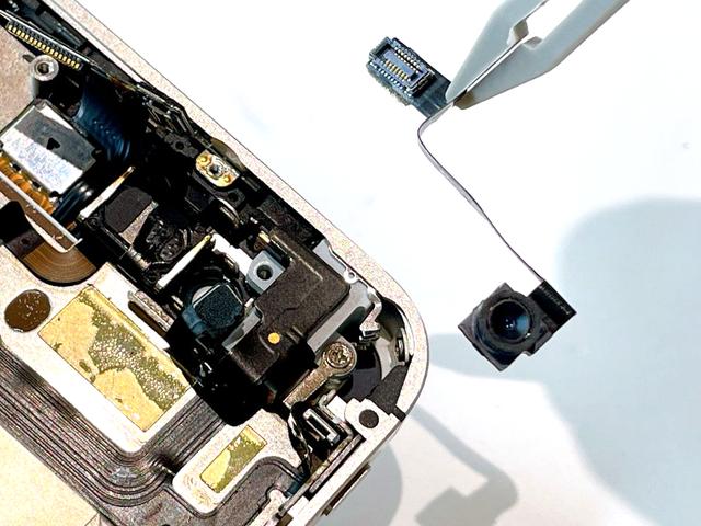 iPhone4Sのフロントカメラ交換