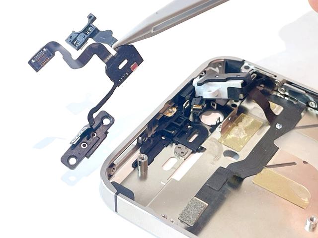 iPhone4Sの電源センサーケーブル交換