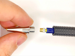 ペン先に口金を装着するの画像1