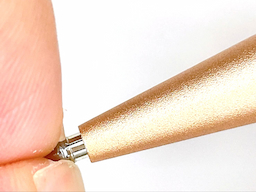 C型スリーブを爪で押し上げて外すの画像3