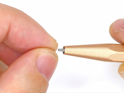 ペン先を内部に押し込むの画像1