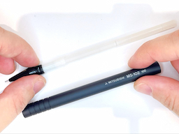 ケースに芯タンクを挿入し、口金を装着するの画像1