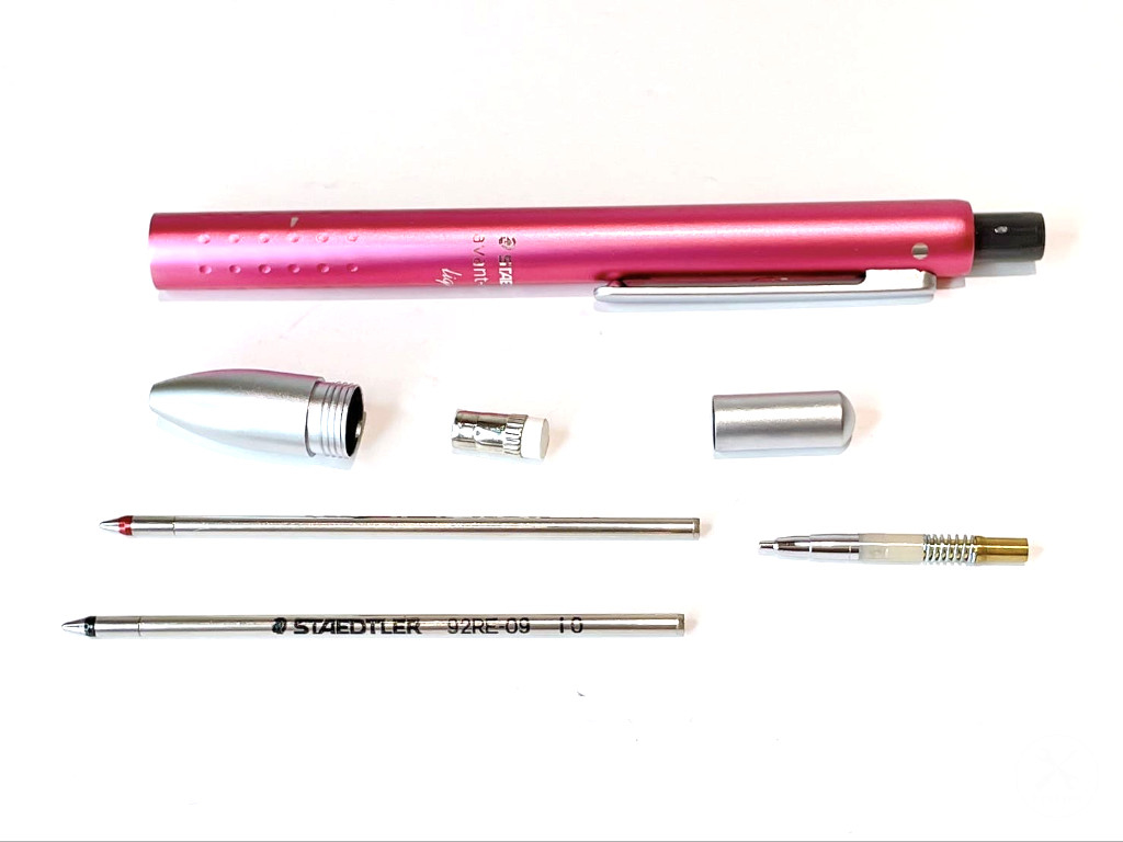 ステッドラーアバンギャルドライトの組立方法のアイキャッチ画像