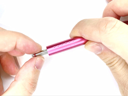 インク芯(赤)を引き抜くの画像1