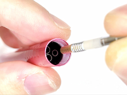 シャー芯のリフィルを装着するの画像1