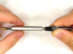 銀色ケースを外すの画像2