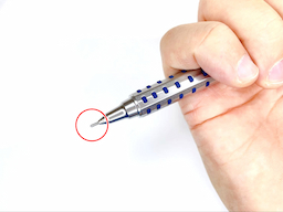 動作チェック①ノックしたらシャー芯が出ることの画像1