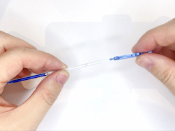 各インク芯上部のノック部分を外すの画像2