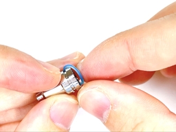 先端キャップのゴム輪を外すの画像2