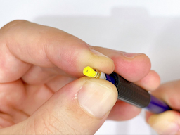 (補足)チャックはノック状態で輪をおろし指で広げると開くの画像4