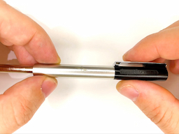 銀色ケースを装着するの画像4